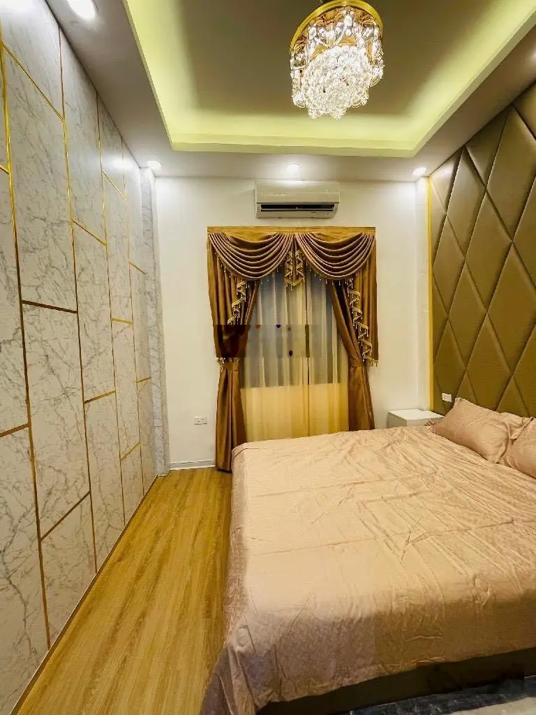 KHÁCH XEM ĐEM THEO TIỀN SIÊU PHẨM ĐẶNG TIẾN ĐÔNG - NHÀ ĐẸP KHÔNG TỲ VẾT