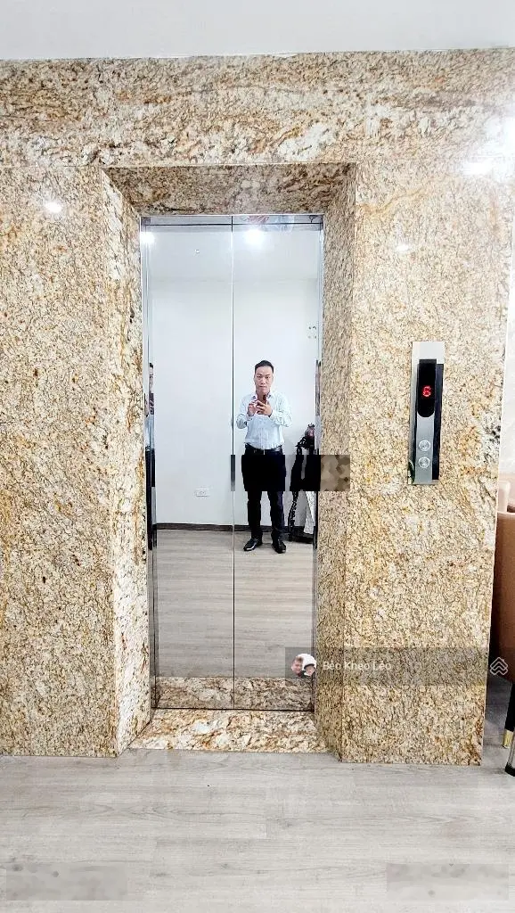 Chính chủ bán nhà Nguyễn Văn Cừ, chào 8tỷ 666tr 40m2 6 tầng, thang máy, ngõ ô tô thông Lh0843125777