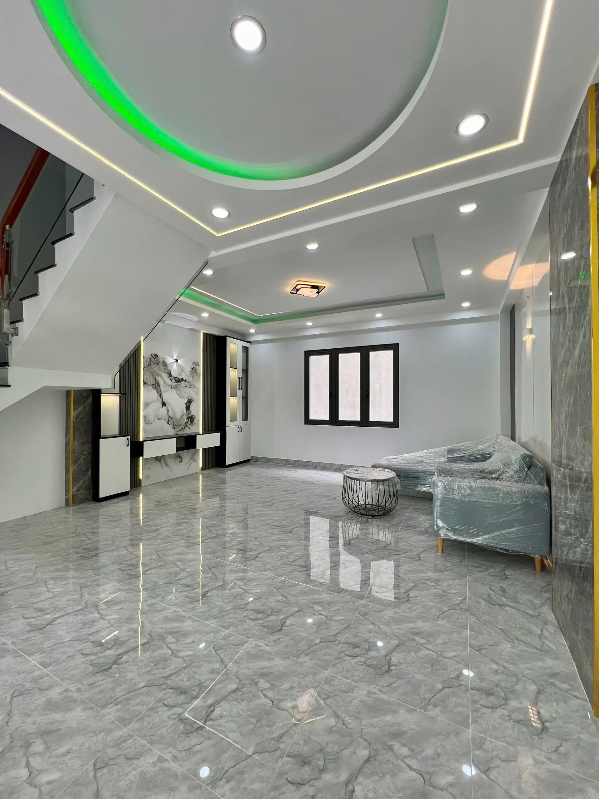 Bán nhà đẹp 3 tầng mới toanh , dt 66m, sản 180m phường Long Trường Quận 9