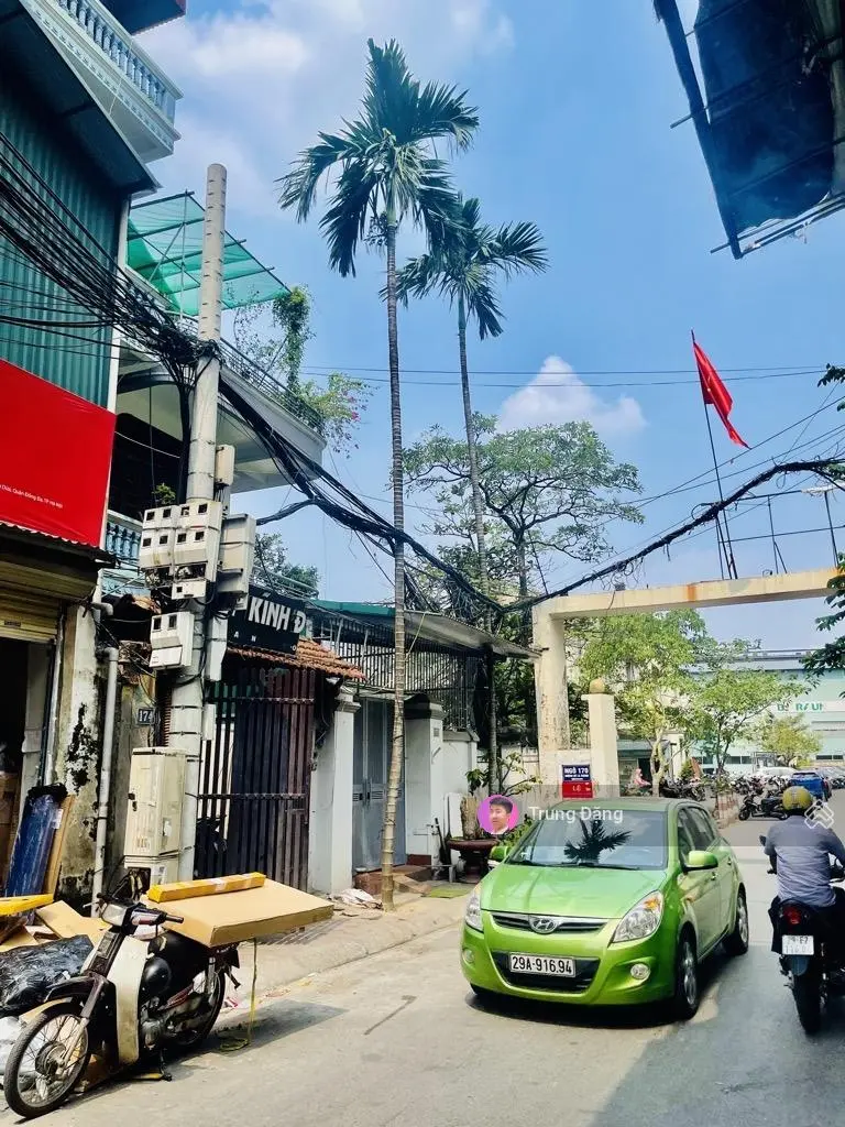 Bán nhà 3 tầng cũ Đê La Thành - 20m ra ô tô - 73m2 chỉ 9.2 tỷ - bãi gửi xe gần