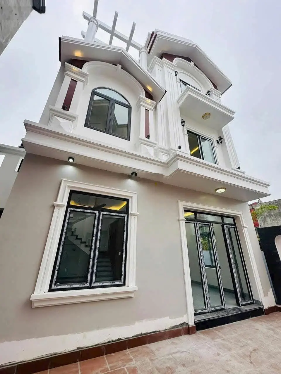 Bán nhà vila 3 tầng bờ hồ Rế An Dương chỉ hơn 2 tỷ