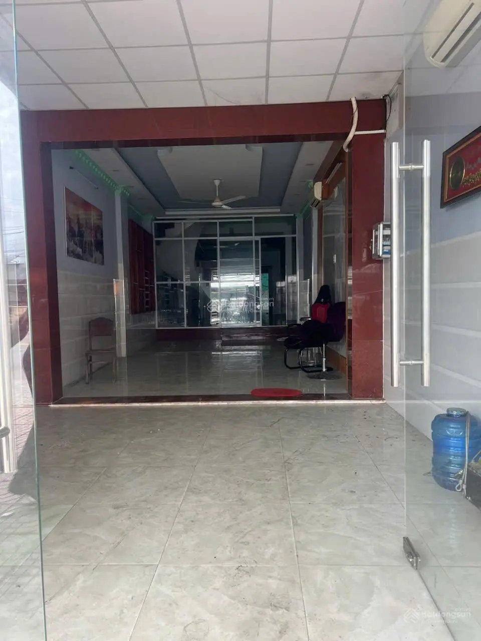 Nhà Mặt Tiền - Nở Hậu - Tỉnh Lộ 824 - Đức Hoà - 1 Trệt , 1 Lầu 164m2 - Cách Chợ Đức Hoà 100m