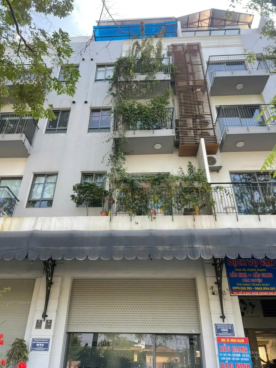 Chủ cần tiền bán gấp căn LK 75m2 đối diện công viên Chu Văn An, mặt đường 50m giá chỉ 22 tỷ