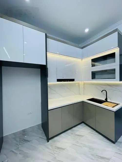 Nhà xây chắc chắn cực đẹp thoáng sáng - ở sướng - nội thất mới tinh - ngõ rộng thoáng