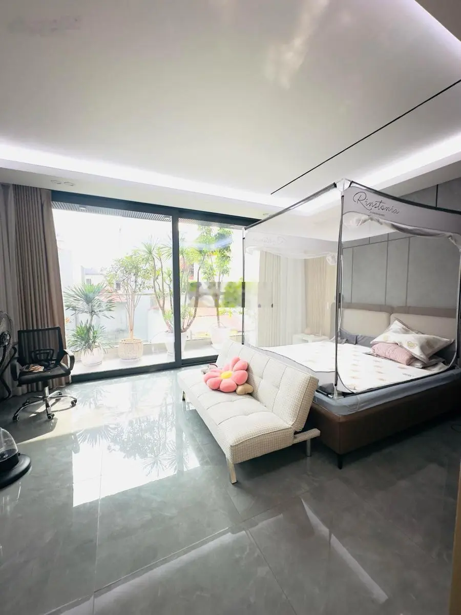 Bác Hùng nhà em cần bán gấp nhà phố Yên Lạc 80m2 6.5 tầng MT 6.1m giá 26.5tỷ, vỉa hè ô tô tránh
