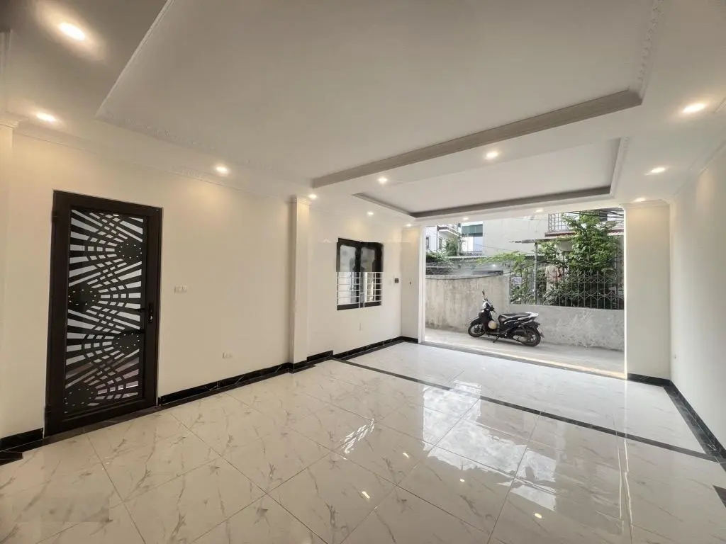 Lô góc - thang máy - nhà 6 tầng thơm mùi gỗ mới - gara oto - hàng xóm Vinhomes