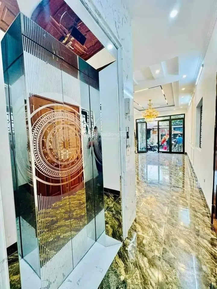 Cần bán nhà mặt ngõ Dương Văn Bé: 46/56m2, 5tầng, 4.4m mặt tiền. Thang máy