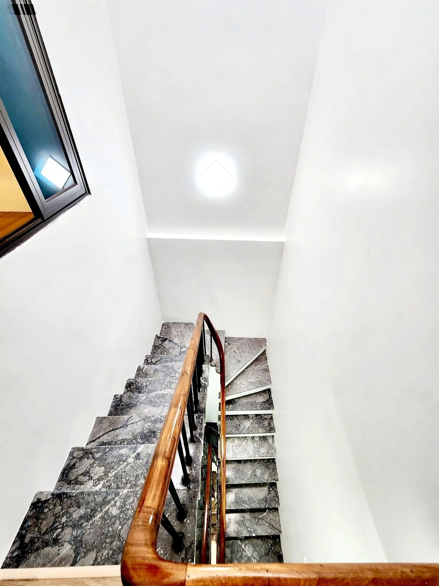 Bán nhà vip, hoàng cầu, ô chợ dừa, đống đa. full nội thất xịn, ô tô đỗ trong nhà