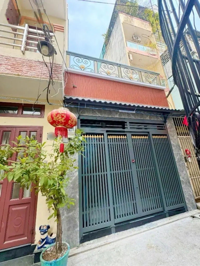 Nhà mới dọn vào ở ngay rẻ nhất khu vực ít nhà bán