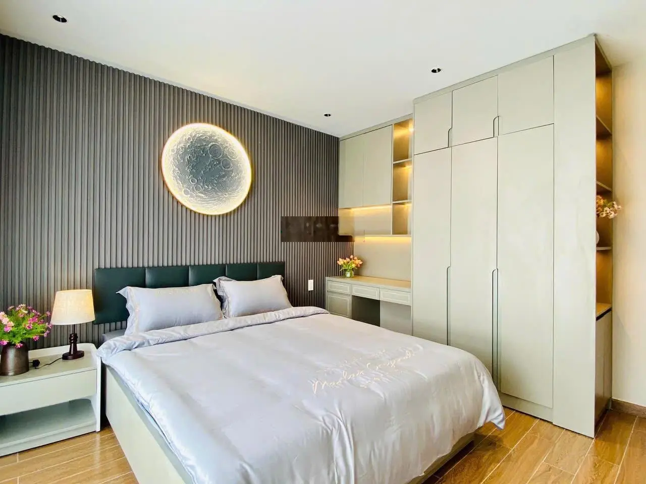 Bán Căn Góc 2 Mặt Tiền HXH 6m Nguyễn Văn Công (DT:4x15m CN 57m2 + 5 Tầng+ ÔTô Ngủ Trong Nhà)-8,9 TỶ