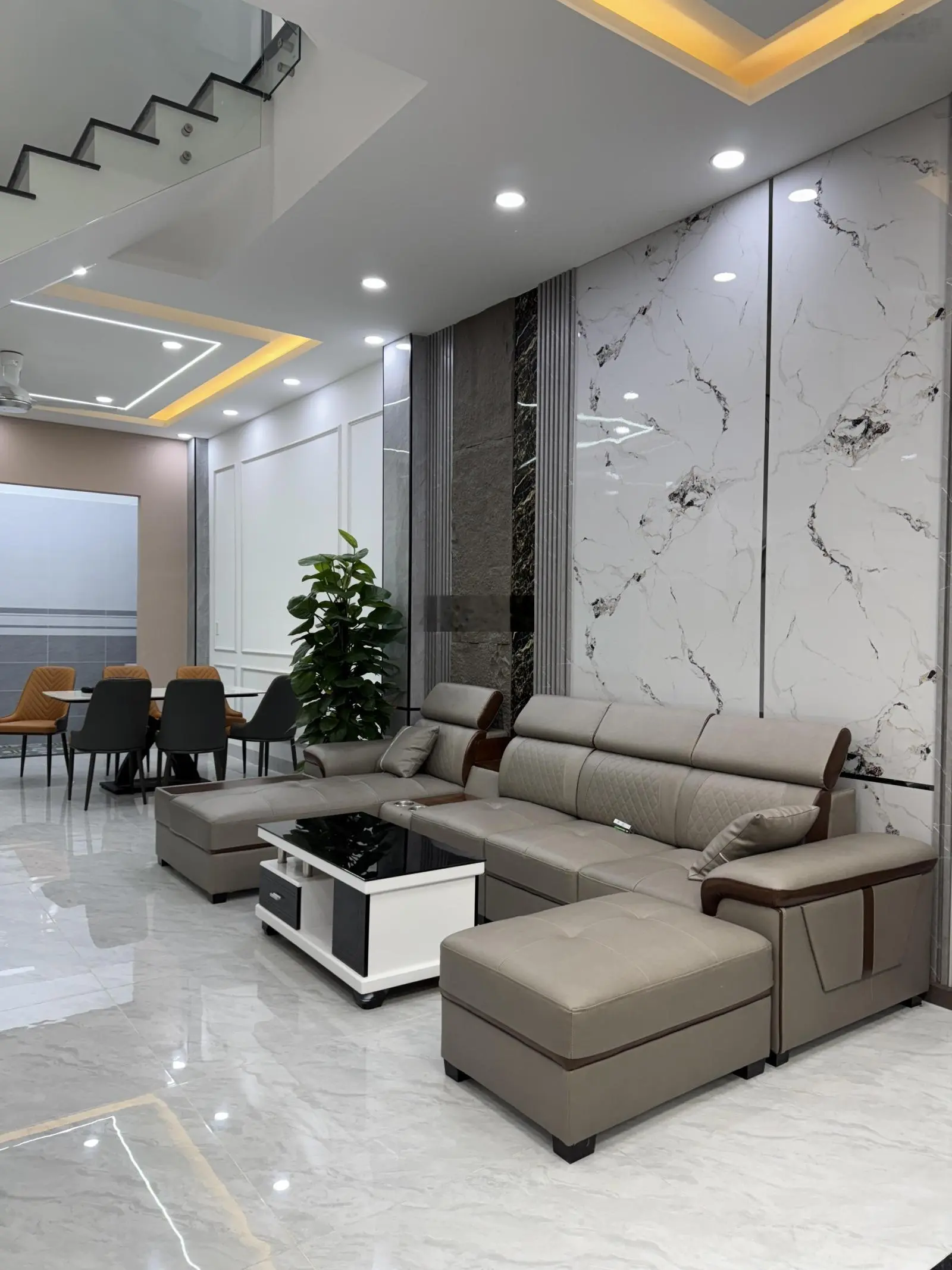 Nhà Bình Hoà , TP Thuận An Ngay KCN Vsip1, Chợ 434 ( Sổ Đã Hoàn Công).