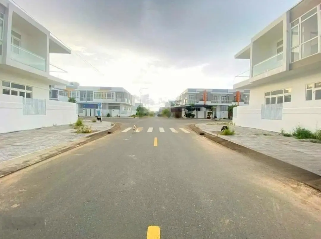 Cần vốn cho con làm ăn bán lỗ lô đất MT Đường Hàm Nghi cách công viên phường 5 300m 100m2/SHR/600TR