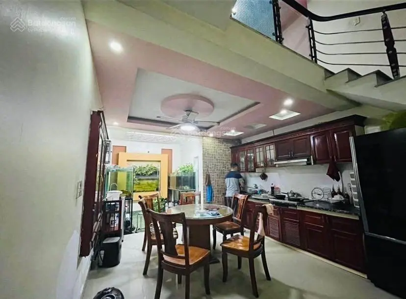Cần bán nhà trong tuần, ô tô đỗ thoải mái, KD, Chùa Quỳnh, 40m2, 6. X tỷ, gặp TL