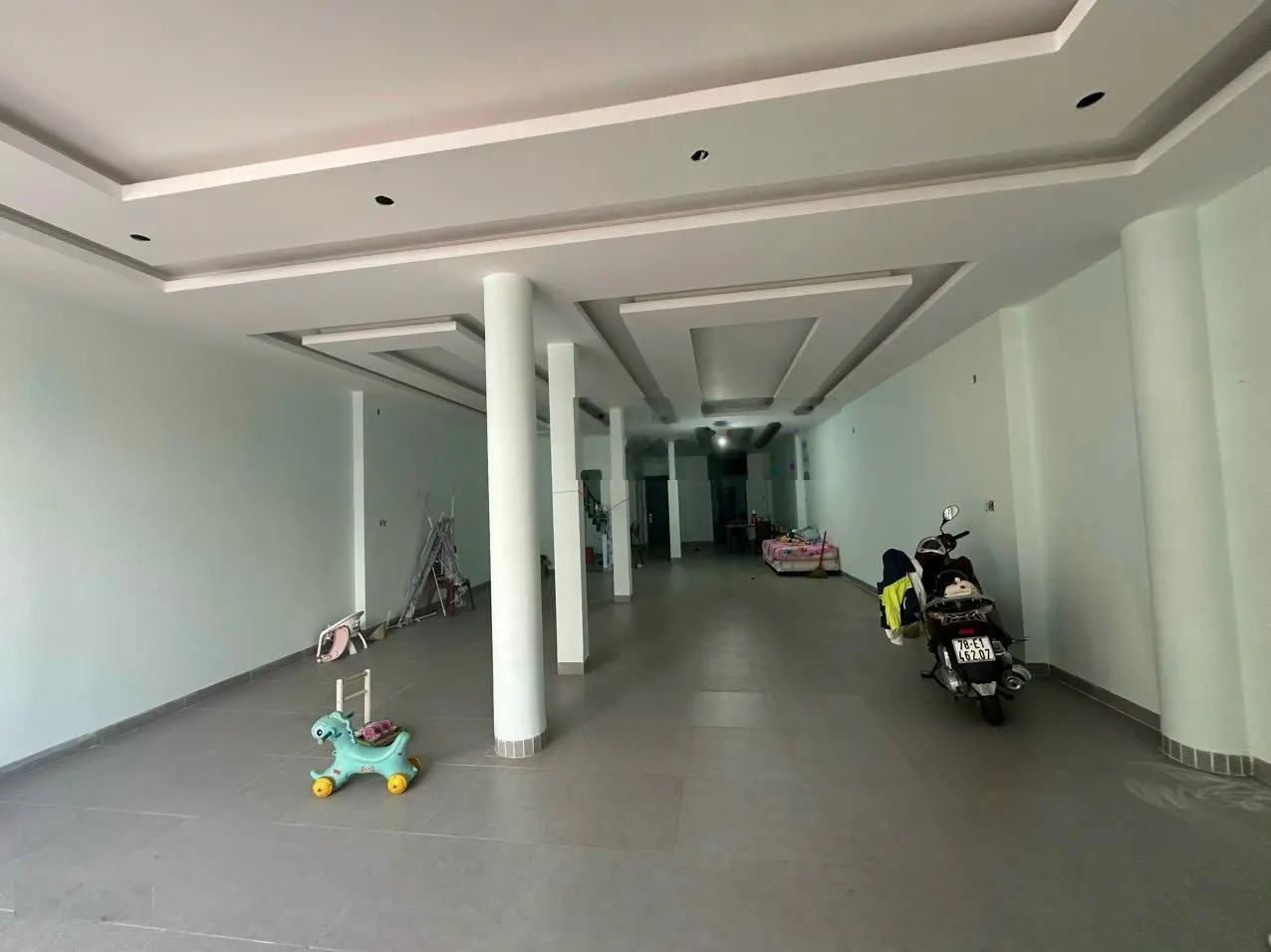 Bán nhà 5 tầng MT Vân Đồn, Phước Hoà, Nha Trang. DT 153,7m2 (7x21,95m) làm showroom - giá 26,5 tỷ