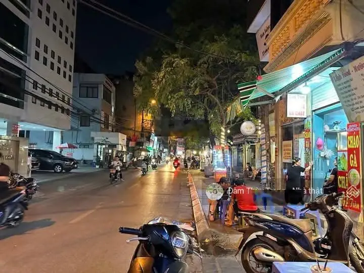 Bán nhà riêng tại phố Bạch Mai, Quận Hai Bà Trưng 5,6 tỷ, 28m2, 4 tầng - mặt ngõ thông, kinh doanh