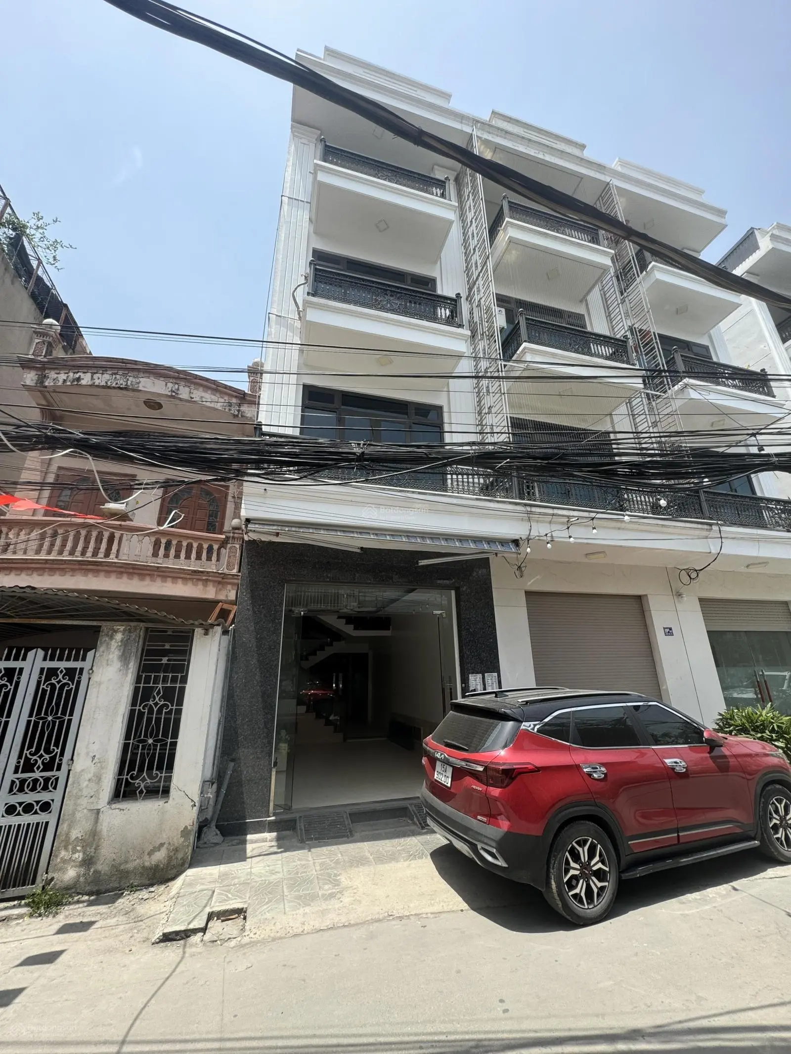 Chính chủ cần bán nhà 4 tầng Lực Hành, Hải An ô tô vào nhà DT: 65,6 m2 (ngang 4m) nở hậu