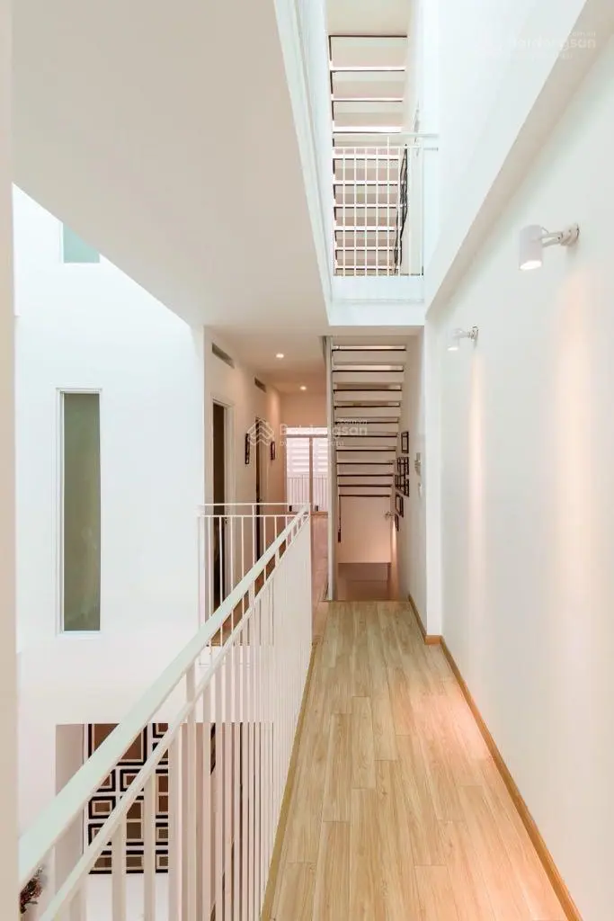 Nhỉnh 9 tỷ - nhà Đẹp 91m2 4 tầng HXH vào nhà Quang Trung - Lê Văn Thọ