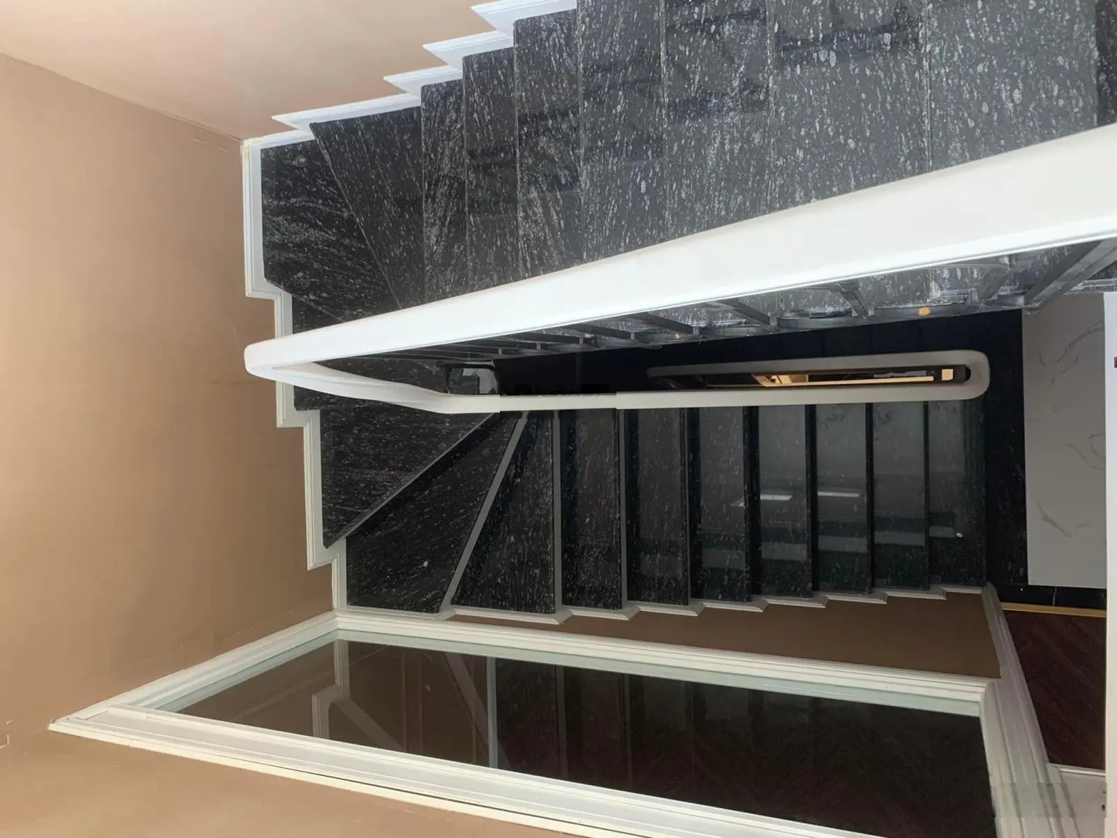 Nhà mặt tiền khu tên lửa - bình tân, đt 4x20, đường 12m, 4pn, 2 lầu, sân thượng