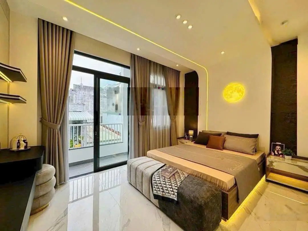 Bán nhà khu Lotte Cộng Hòa. Nhà 55m2 Hoàng Sa xây 1 trệt 2 lầu + sân thượng. Sổ riêng, giá 2 tỷ 890