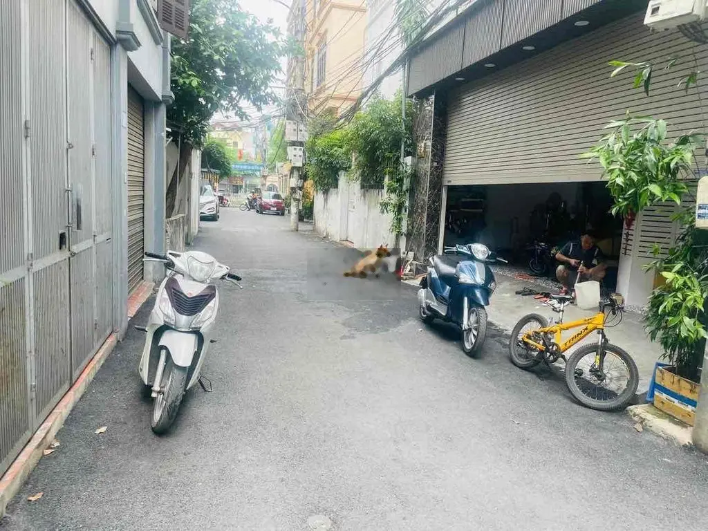 Lô góc 36m2 mặt tiền 7,7m, ngay ngã tư sở, oto đỗ cửa, giá 9,9 tỷ