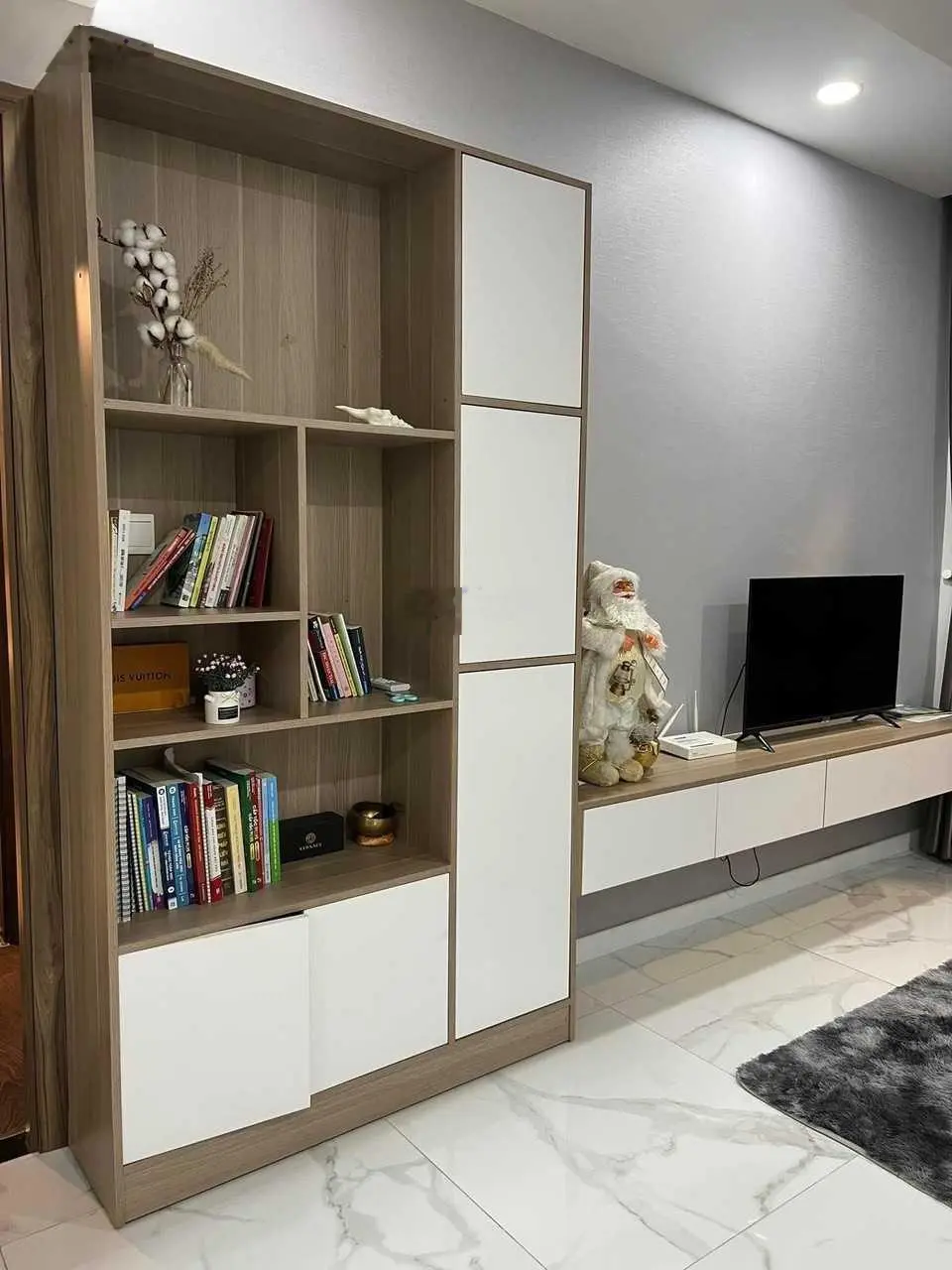 Bán nhanh CH Opal Boulevard 2pn2wc giá 2,55 tỷ. Dịch vụ 5 sao, nhiều tiện ích. Lh: 0969 790 ***