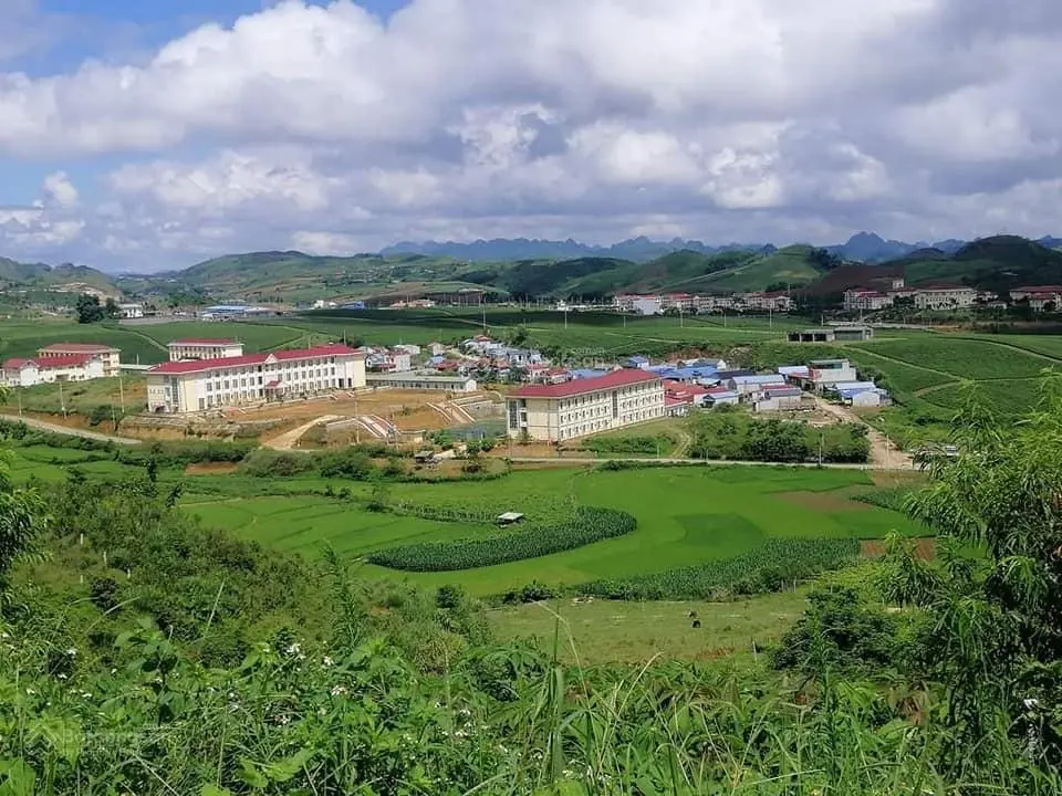 Bán lô đất 200m2 khu TTHC huyện Vân Hồ