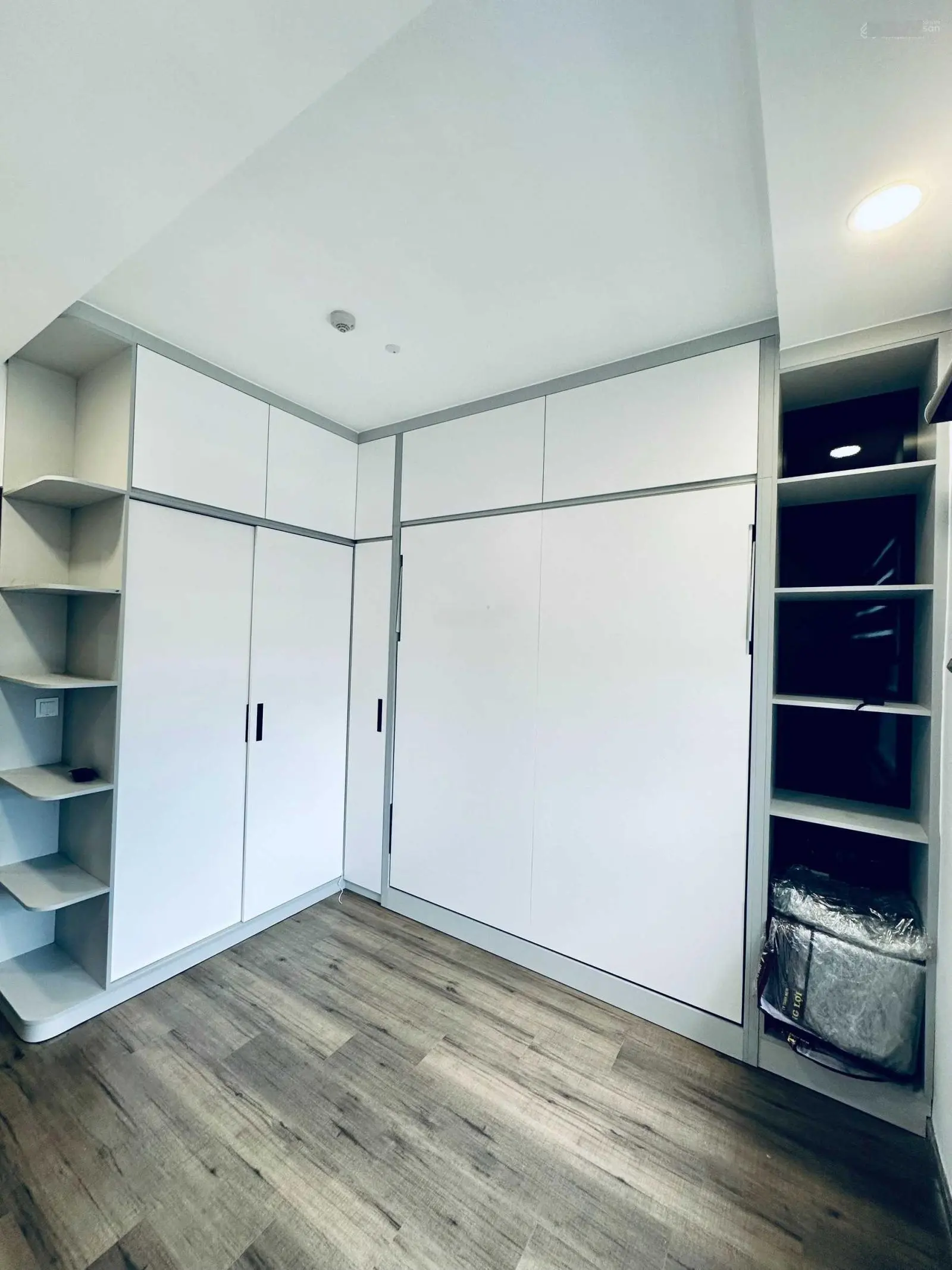 Pegasuite 2 căn 1PN + đã có sổ giá 2,55 tỷ nhà mới view đẹp thoáng mát - hỗ trợ khách vay ngân hàng