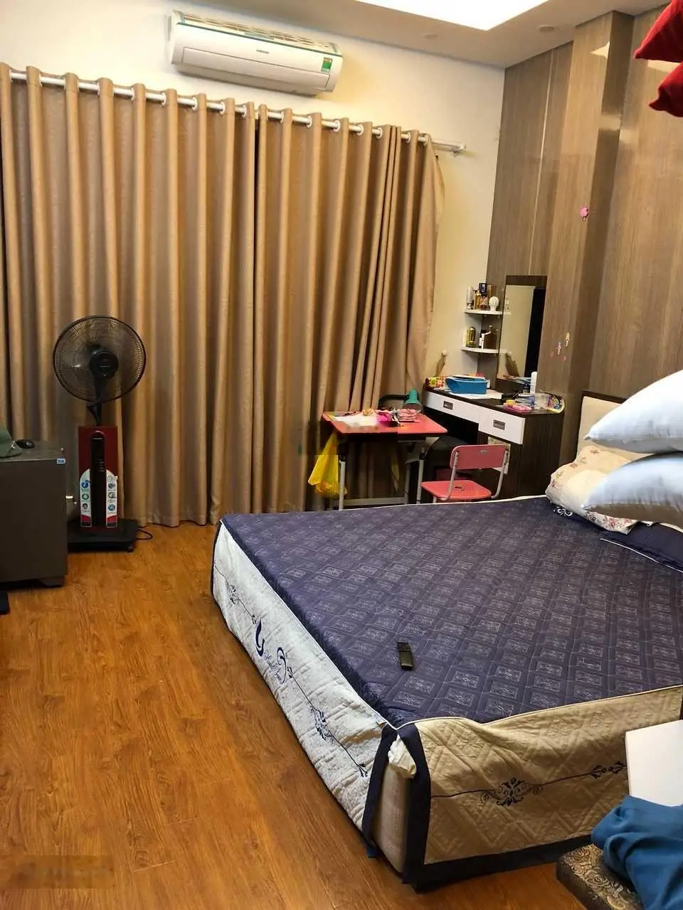 Chính chủ bán nhà giá rẻ ngõ 89 Lạc Long Quân, cực gần phố 35m2 x 3 tầng nhà dân chắc chắn, ngõ đẹp