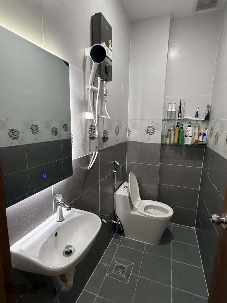 Chỉ 5.2 tỷ có nhà Nguyễn Hồng Đào, Q. Tân Bình - Nhà mới, đủ nội thất - 3PN, 3WC, 3 tầng, P. Khách