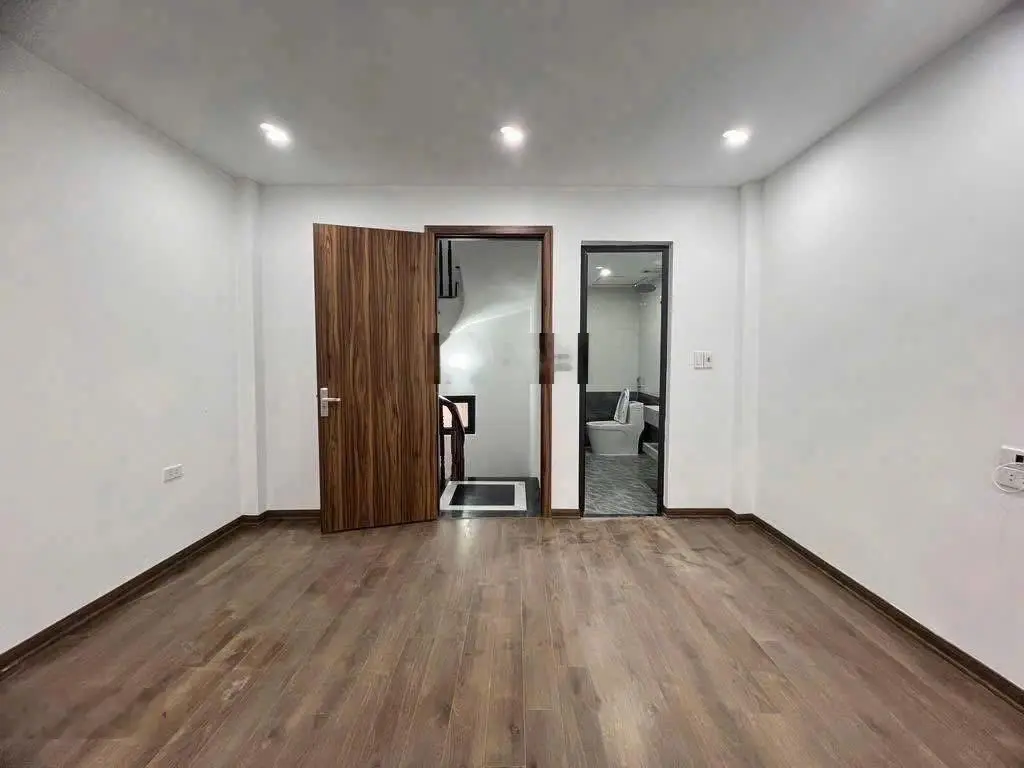 Trung tâm Ngọc Thuỵ, 10m ra Oto, phân khu hiếm vị trí siêu Đẹp - 30m2/5T mới cứng - giá nhỉnh 5tỷ