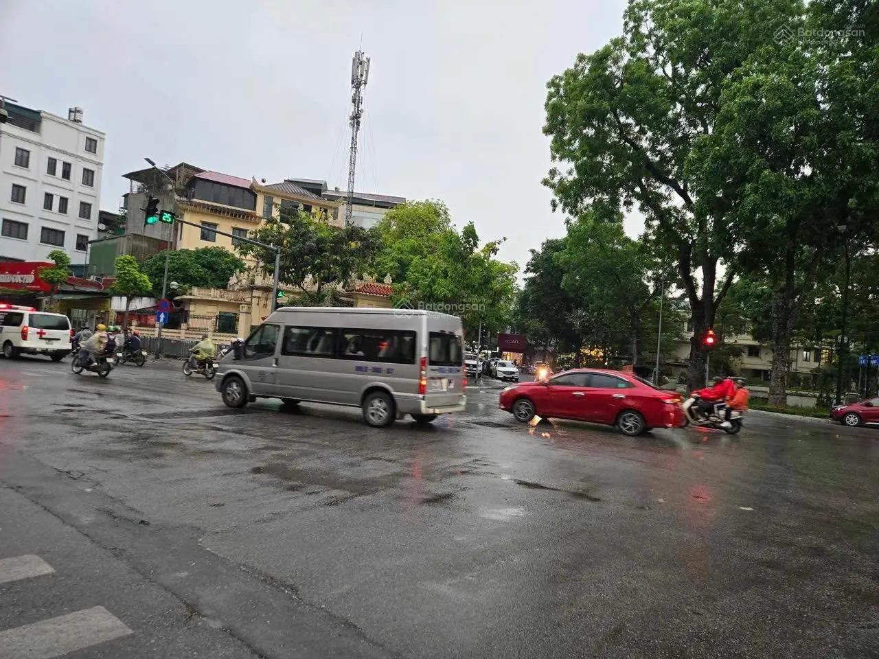 Siêu hiếm -mặt phố - le trực - ba đình - 7 tầng thang máy - kinh doanh - vỉa hè rộng - vew lăng bác