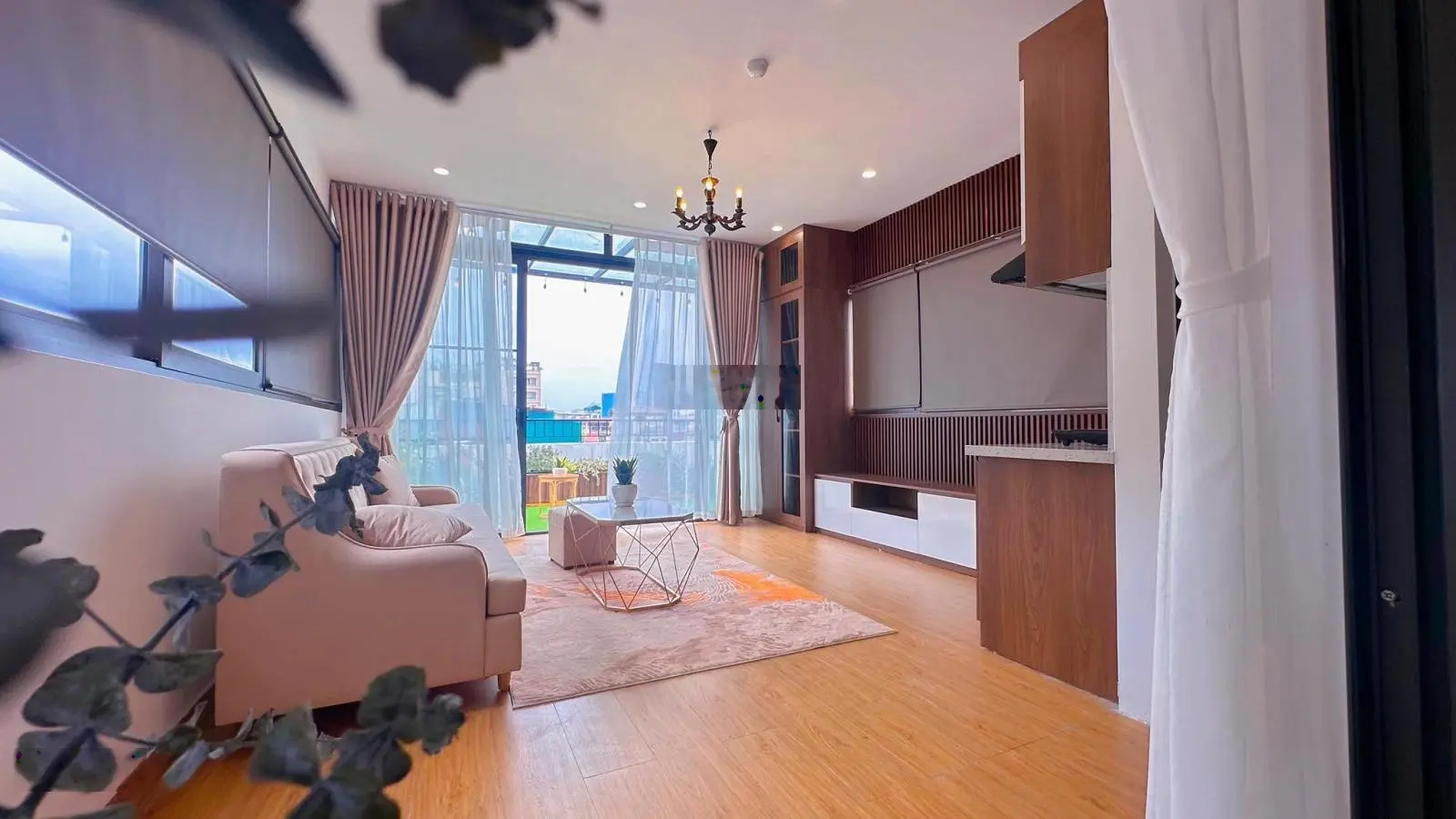 Bán nhà phố Vũ Ngọc Phan, Nguyễn Chí Thanh 75m2 x 7tầng, thang máy, dòng tiền 90tr/th, 0969693855