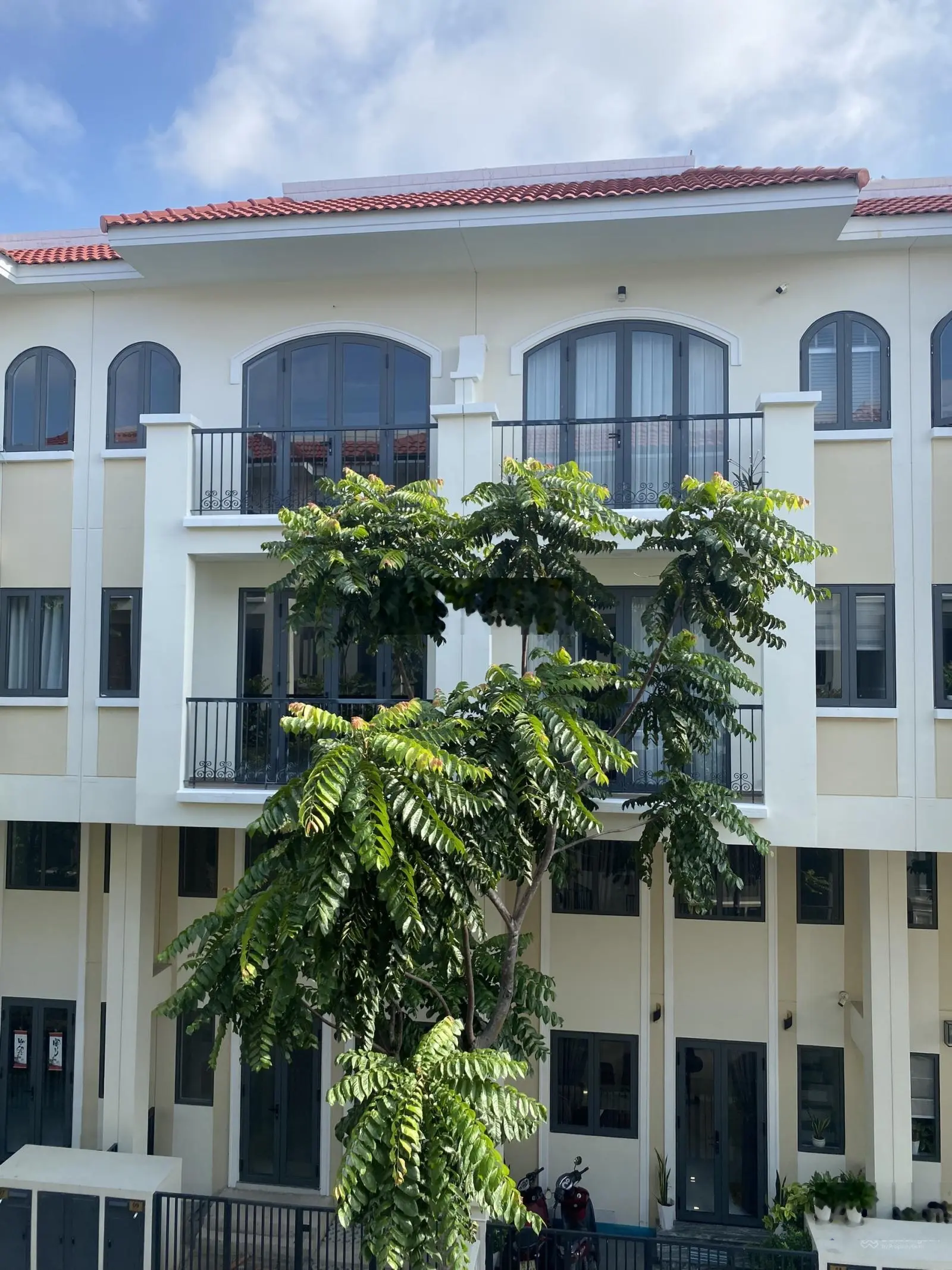 Cập nhật giỏ hàng mới nhất tháng 11. Senturia NSG GĐ1. Giá tốt nhất: 6,3 tỷ. Liên hệ: 0975 734 ***