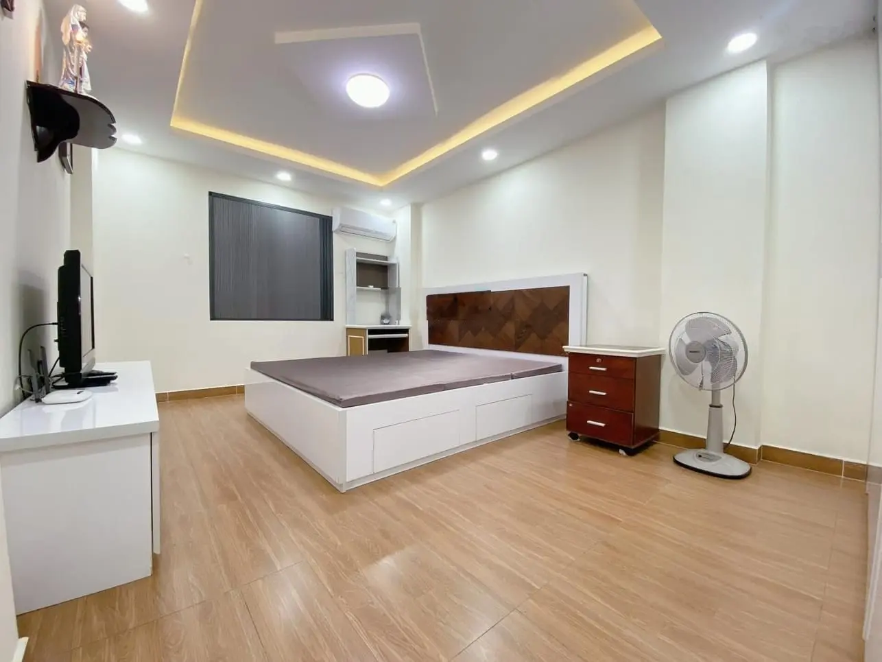 Chính chủ gửi bán gấp nhà đẹp trung tâm Phan Xích Long P3 Phú Nhuận 34m 3Tầng 3PN 3WC 3tỷ9