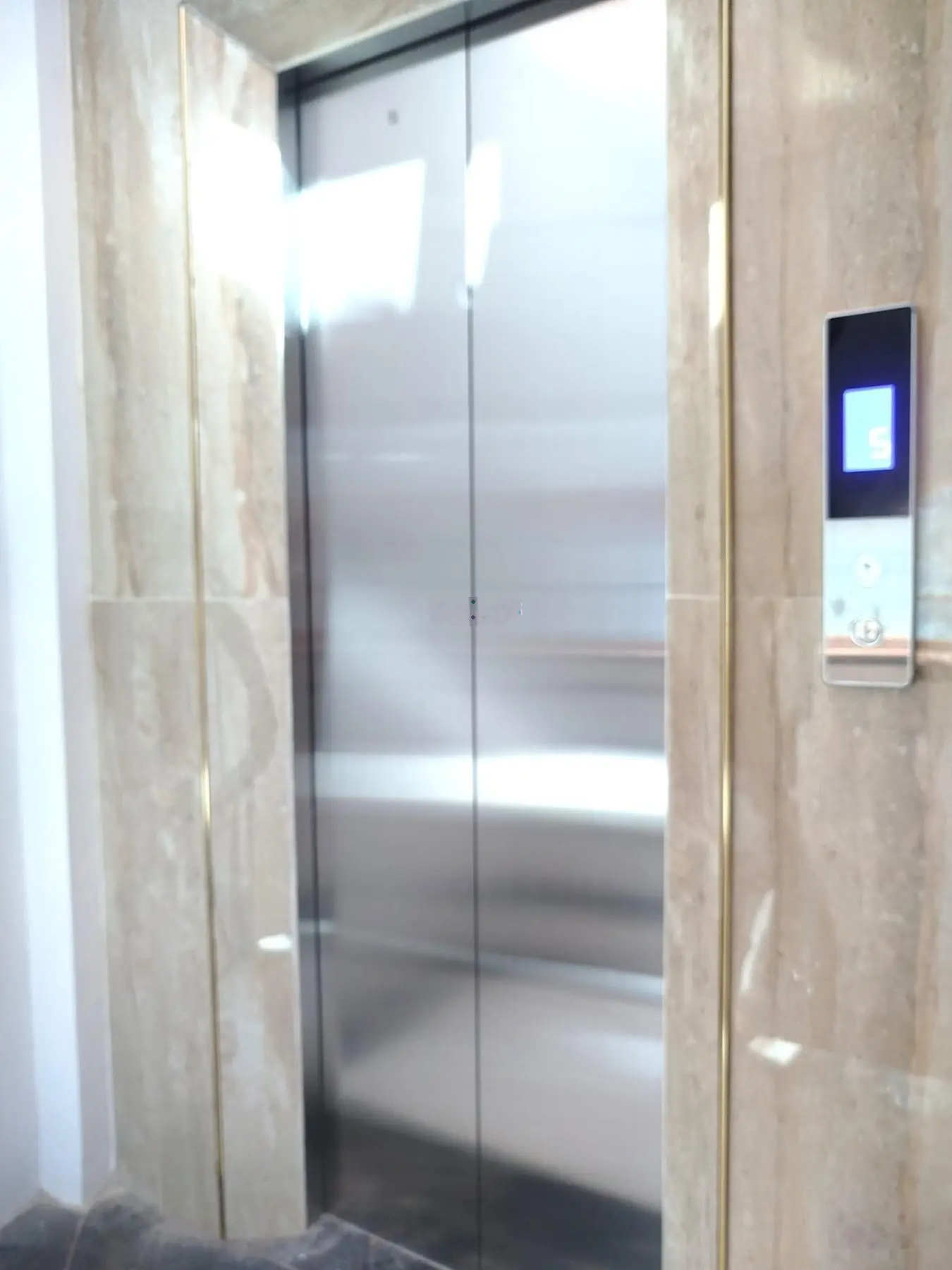 Bán nhà phân lô,thái hà- phố vip,nhà mới thang máy kinh doanh đỉnh ôtô đỗ cửa 70m2/6t/6mt 10tỷ tl
