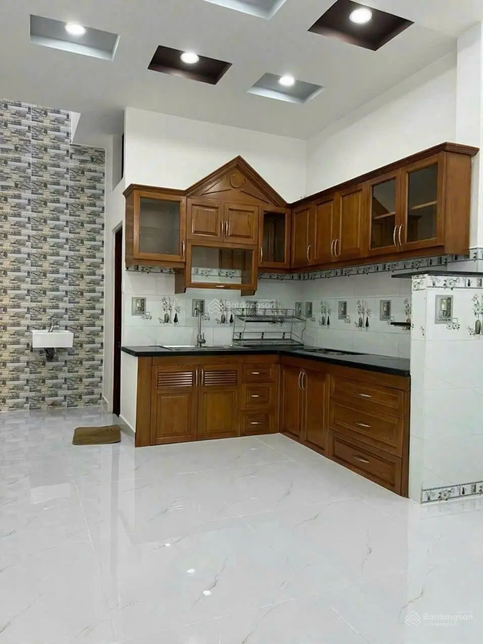 Cần Bán Gấp Nhà Ngay Chợ Bình Chánh , 5X20 Đường 18B Đang Cho Thuê 12tr/1th giá 1ty250tr