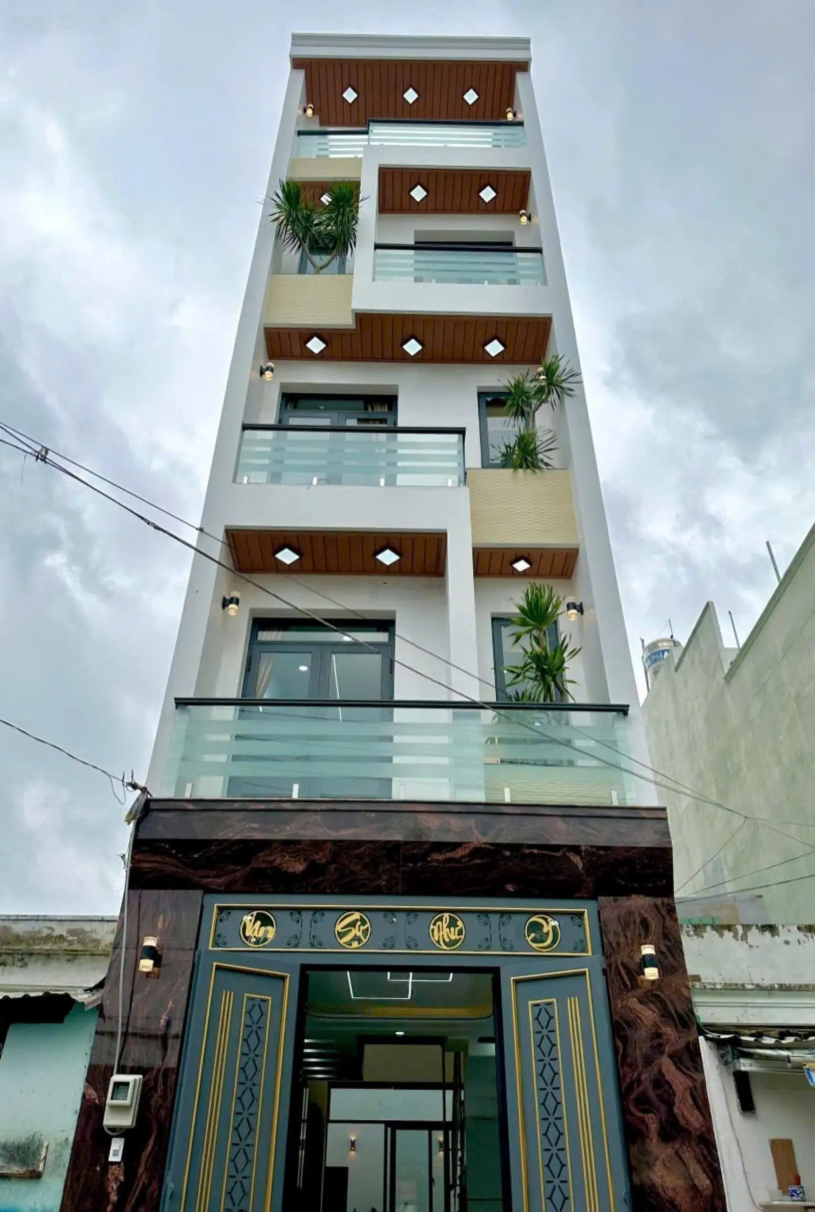 Nhà mới thiết kế sang đường Lê Văn Quới 8tỷ450, hẻm 8m gần Ngã Tư 4 Xã, đúc 5 lầu, nội thất đầy đủ