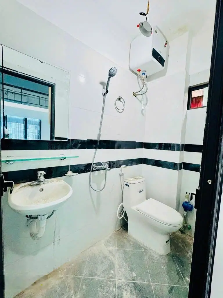 Bán nhà dân xây phố Khương Trung - dòng tiền 18 phòng khép kín - ô tô đỗ cửa - nhiều tiện ích