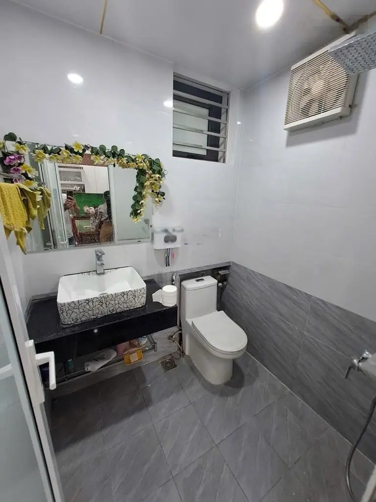Nhà dòng tiền 70m2, ô tô đỗ cửa.