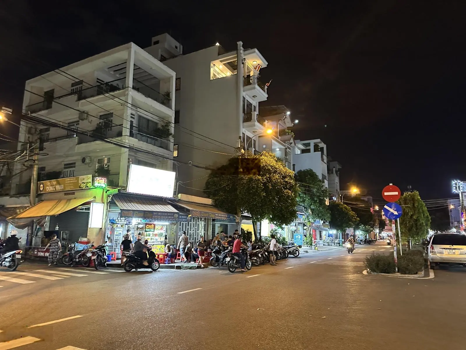 Bán nhà 3 tầng, mặt tiền Đại Lộ 2, Phước Bình Q9 - đang cho thuê 25 triệu/tháng DT : 6.6 x 21