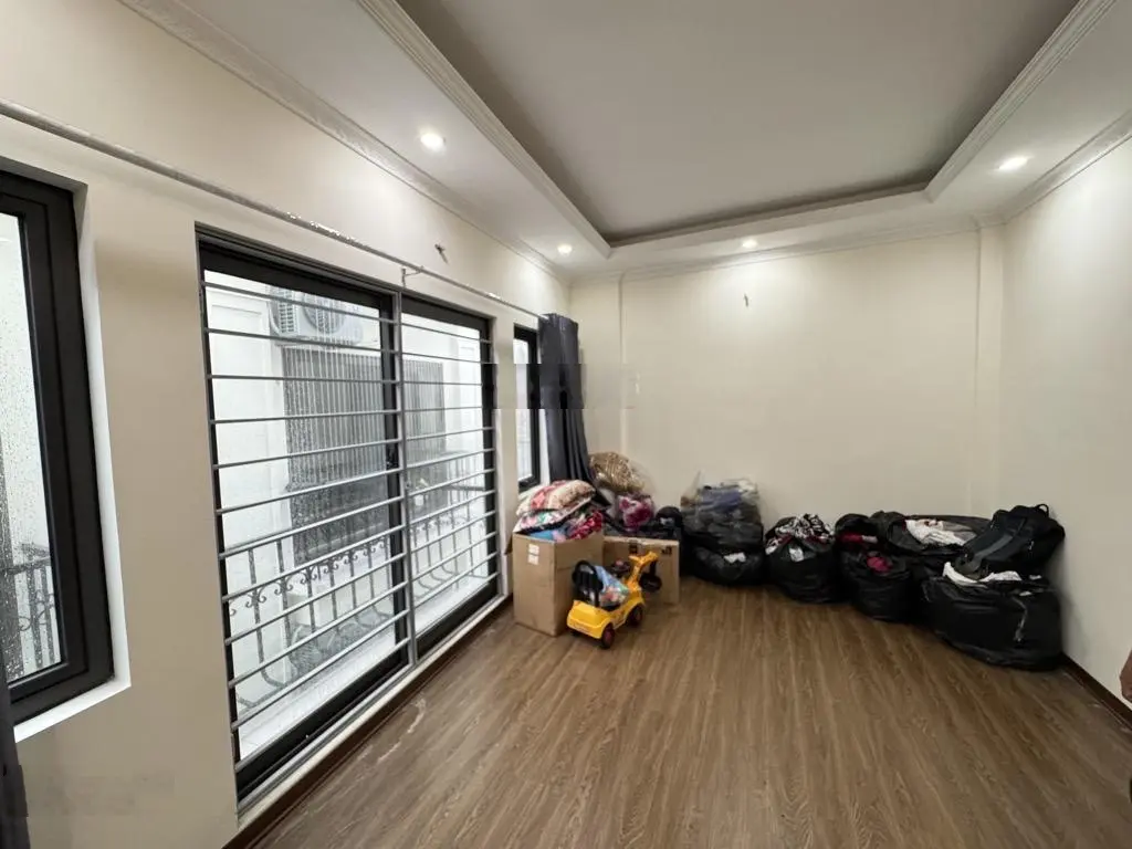 Bán nhà hiếm Ngọc Thuỵ DT 40m2 gần ô tô giá 5.8 tỷ