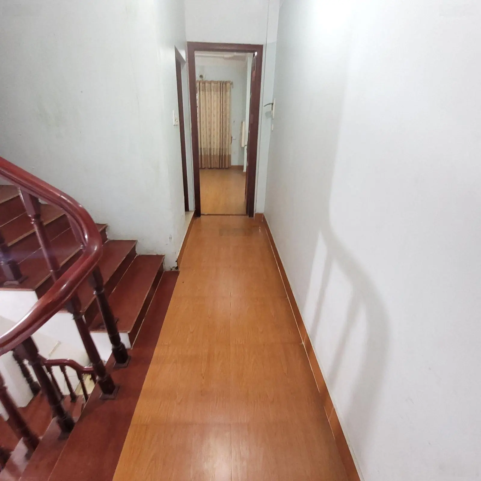 Nhà Doãn Kế Thiện 5 tầng, diện tích 50m2, cách ô tô 20m, 8 ngủ đủ công năng chỉ việc vào ở