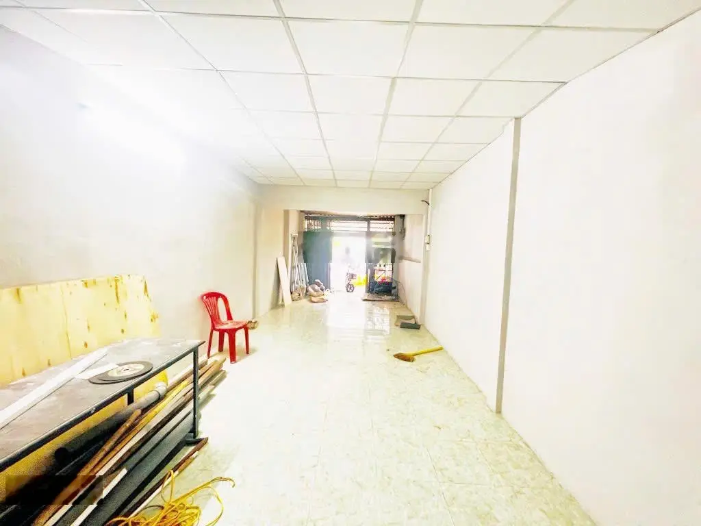 NÓNGGG - Bán nhà mặt phố cạnh Đầm Sen - đường nhựa 12m có lề - 3 tầng - DT: 70m2 - 7 tỷ