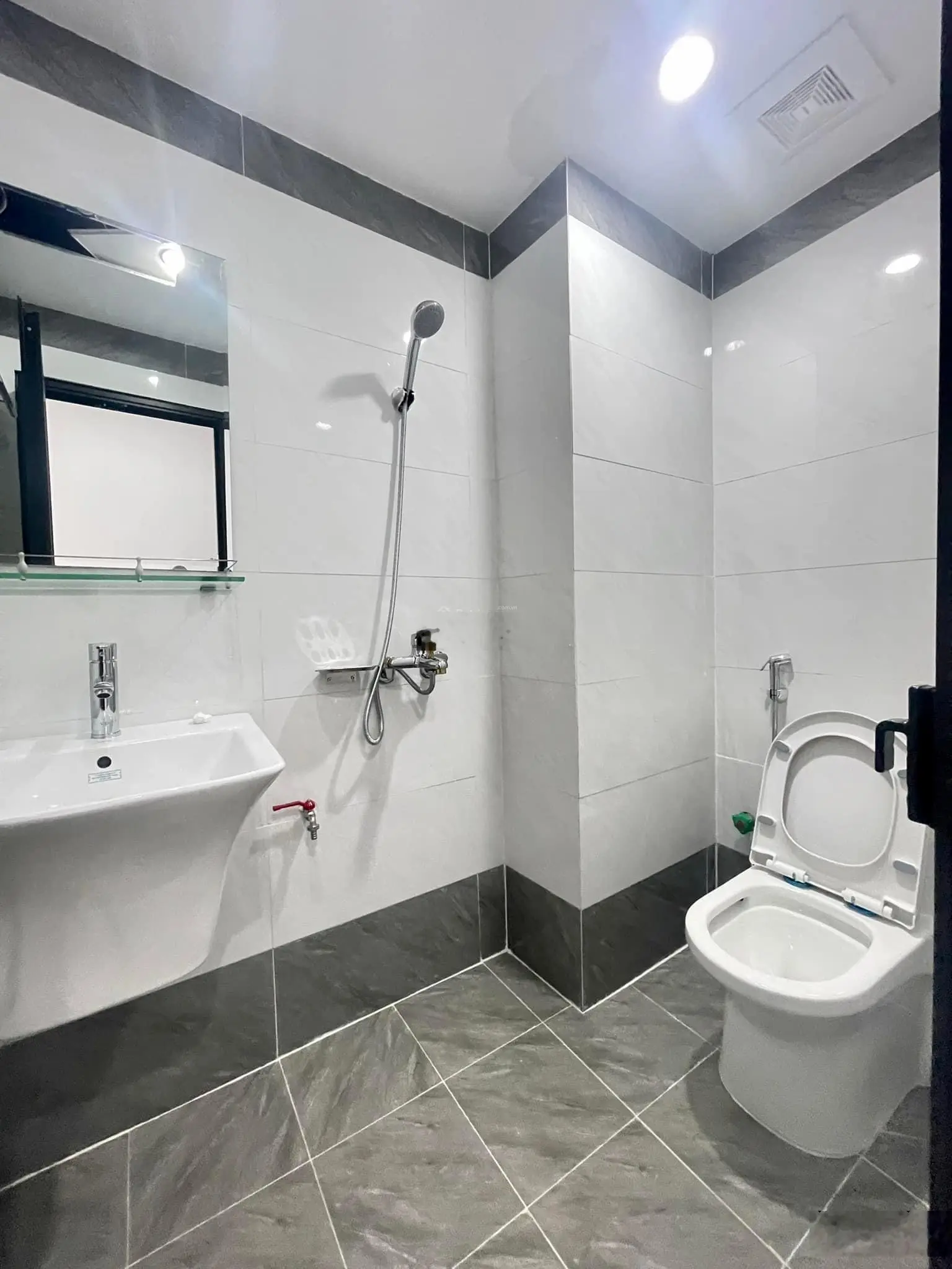 Nhà 7 tầng - 86m2 - MT 5m - Thang máy - Ngõ thông - Ô tô - 17 phòng - Xuân La, Tây Hồ. Nhỉnh 15 tỷ