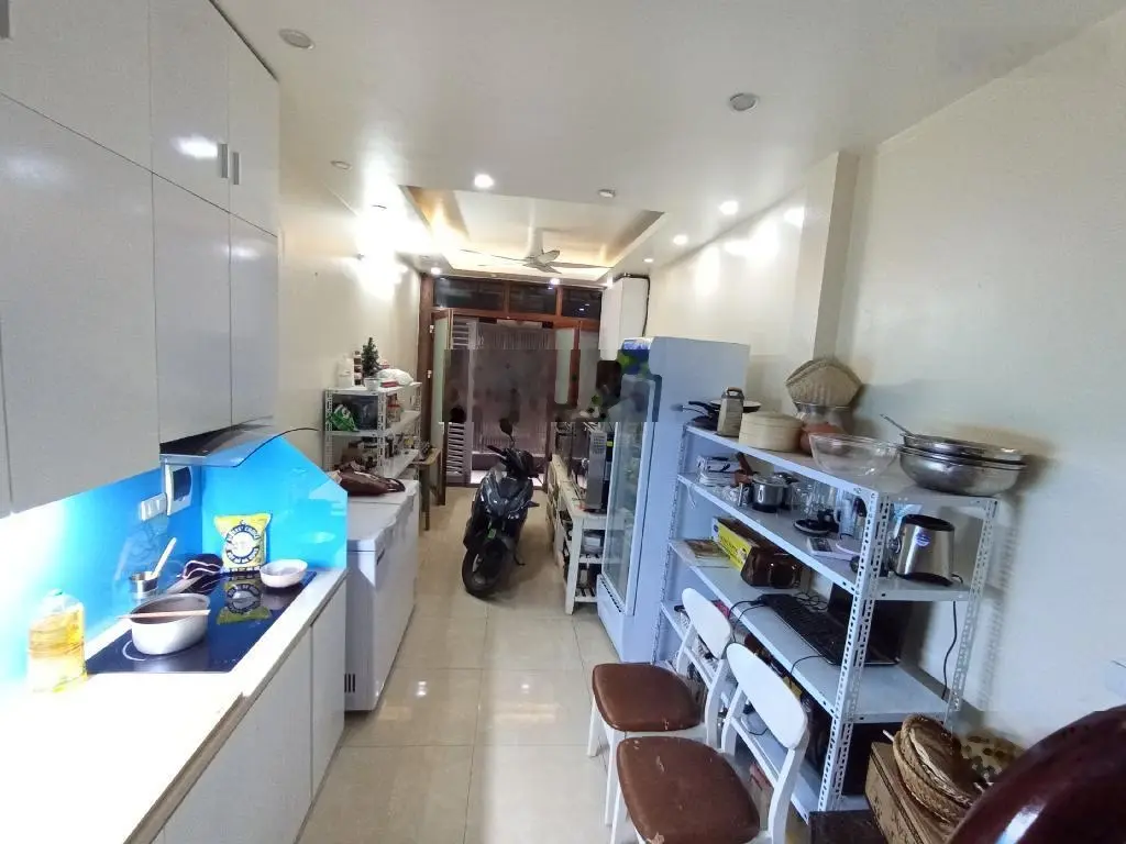 Nhà dân xây ở luôn đón Tết Giáp Thìn tại phố Tân Xuân, 32m2, 5 tầng chắc chắn, giá bán 5.1 tỷ.