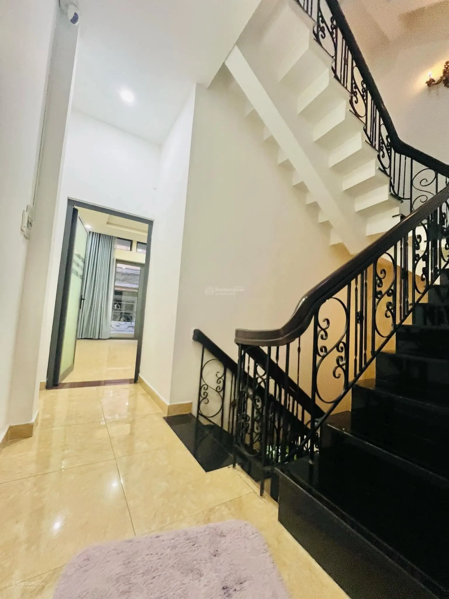 Nhà khu V.I.P cán bộ, đường hẻm an ninh, gần Vincom, Lotte Cộng Hoà, dưới 200tr/m2