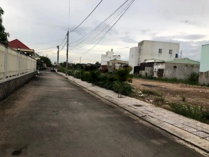 Tôi bán lô đất (lô góc), gần chợ cầu Xáng 8x20m, đã có SHR, đường nhựa 10m