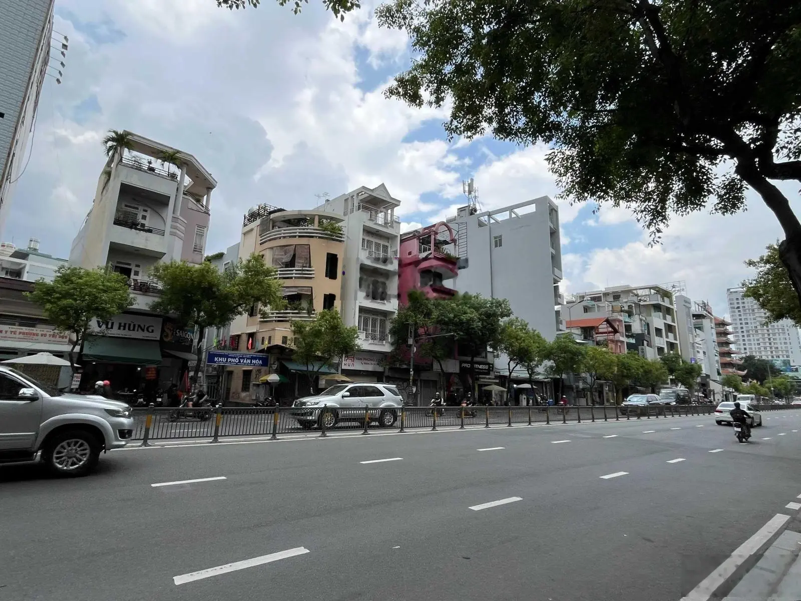 Bán nhà mặt tiền Nam Kỳ Khởi Nghĩa Q3. DT: 4.1 x 26m NH 4.8m. Hầm 7 tầng ST. HĐT 150tr. Giá 39.9 tỷ