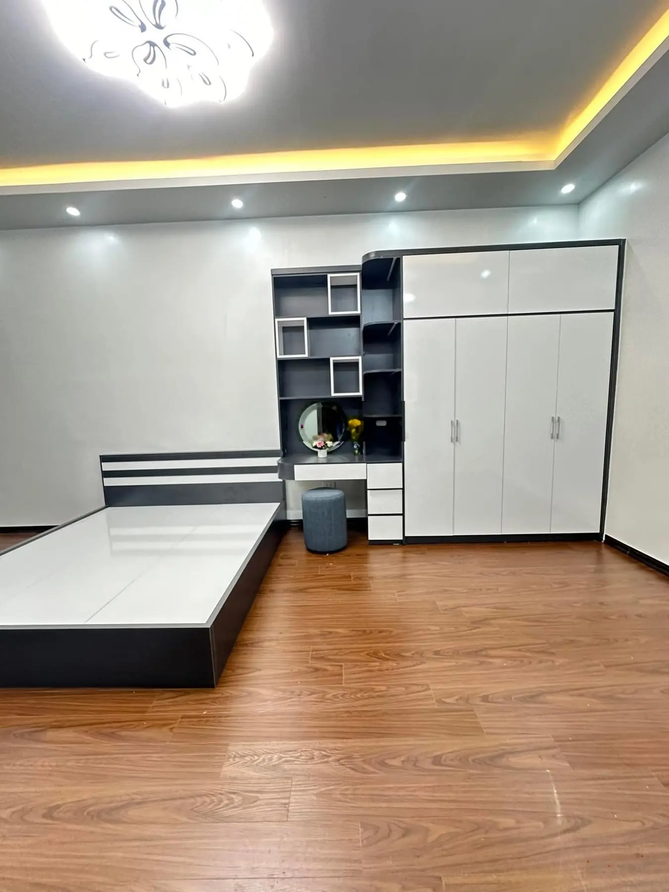 Bán nhà ĐƯỜNG LÁNG- ĐỐNG ĐA-HÀ NỘI, DT: 37m2 x 4 Tầng - MT: 5m / Giá : 5,85 Tỷ