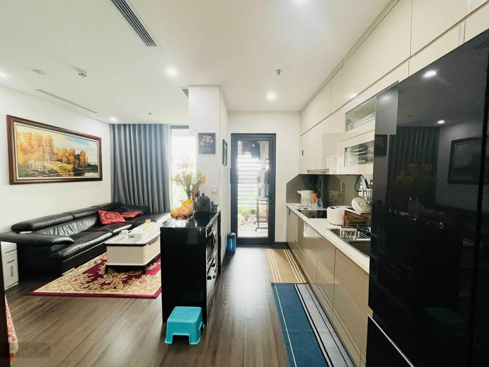 Bán gấp 5 căn 2PN Vinhomes Symphony, sổ đỏ, view đẹp, giá tốt - cơ hội đầu tư sinh lời cao